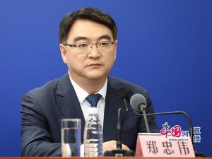 需根据疫情情况综合判断并回答媒体提问